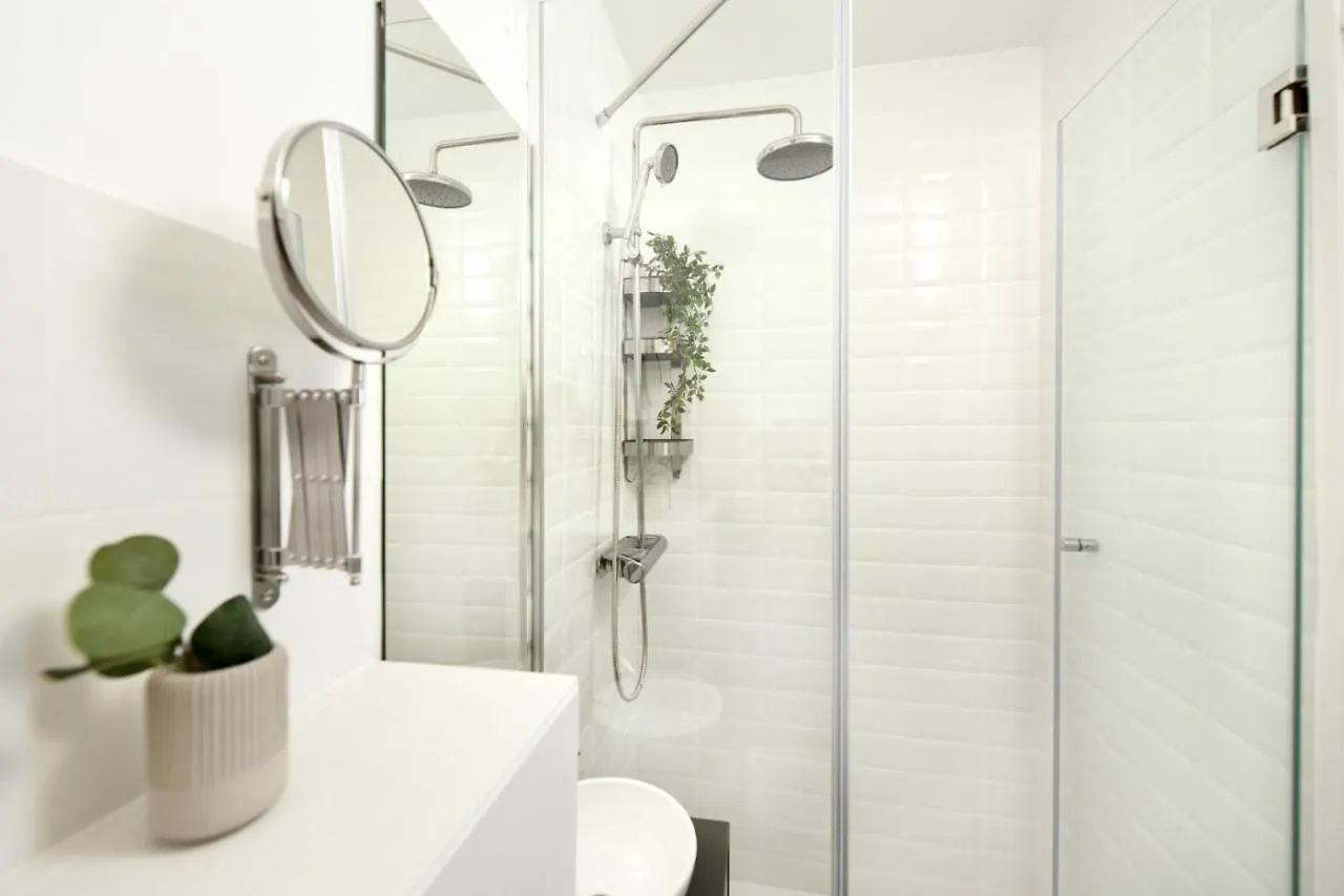 The Dream Apartment - Near Radisson Hotel Bukarest 0*,  Románia
