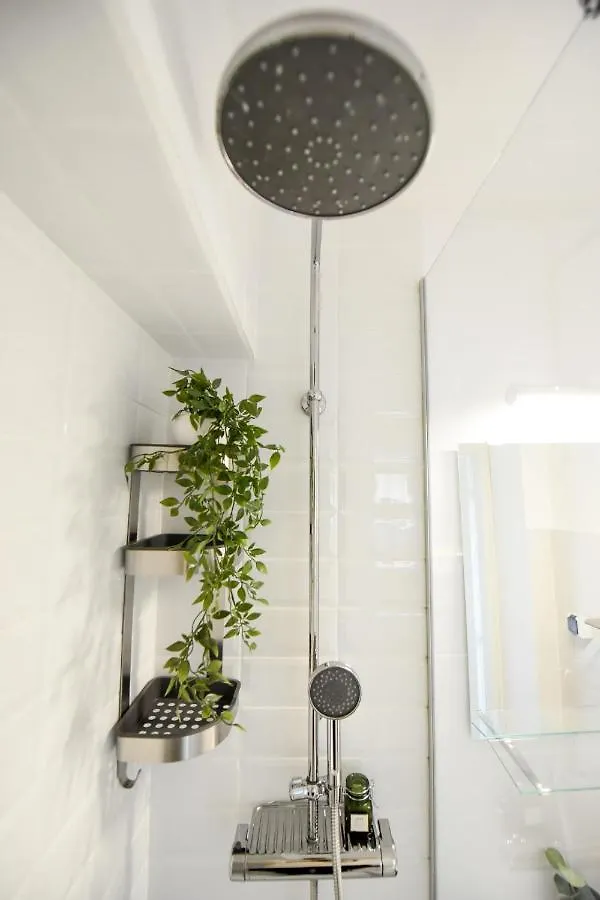 The Dream Apartment - Near Radisson Hotel Bucarest Romania